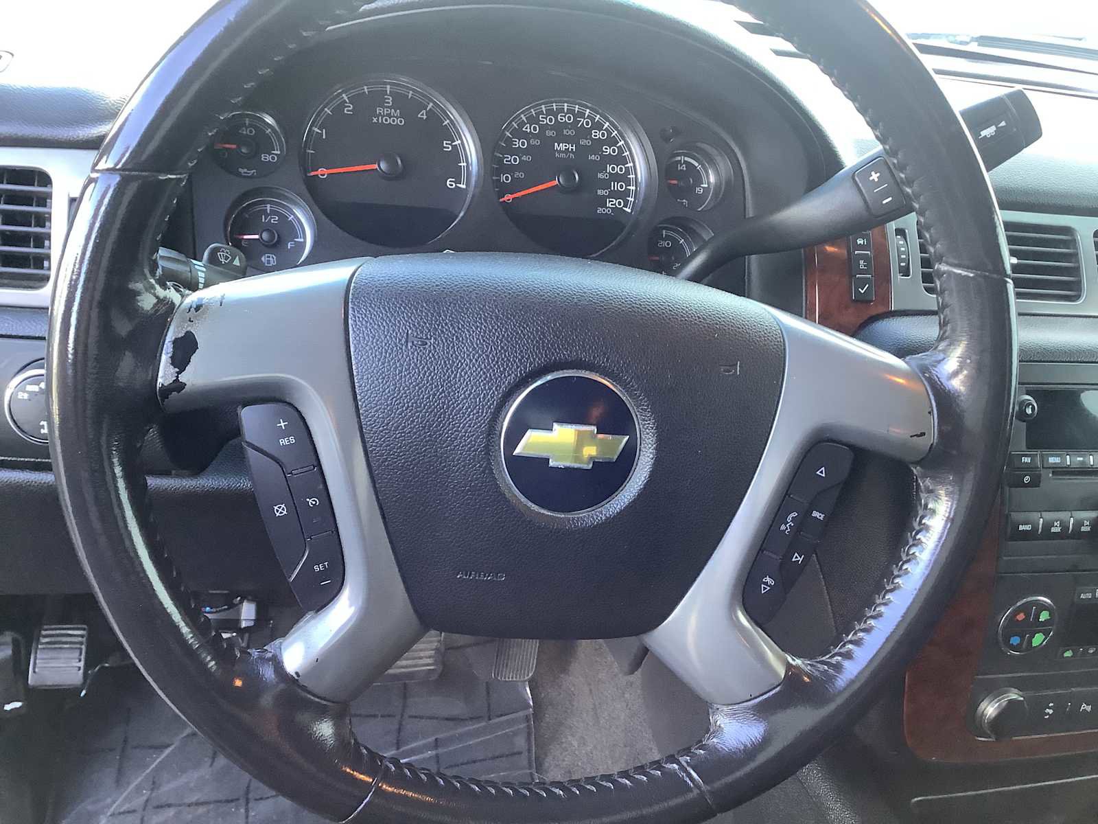 Used 2011 Chevrolet Suburban LT w/ Luxury Package AWD/4WD image 15