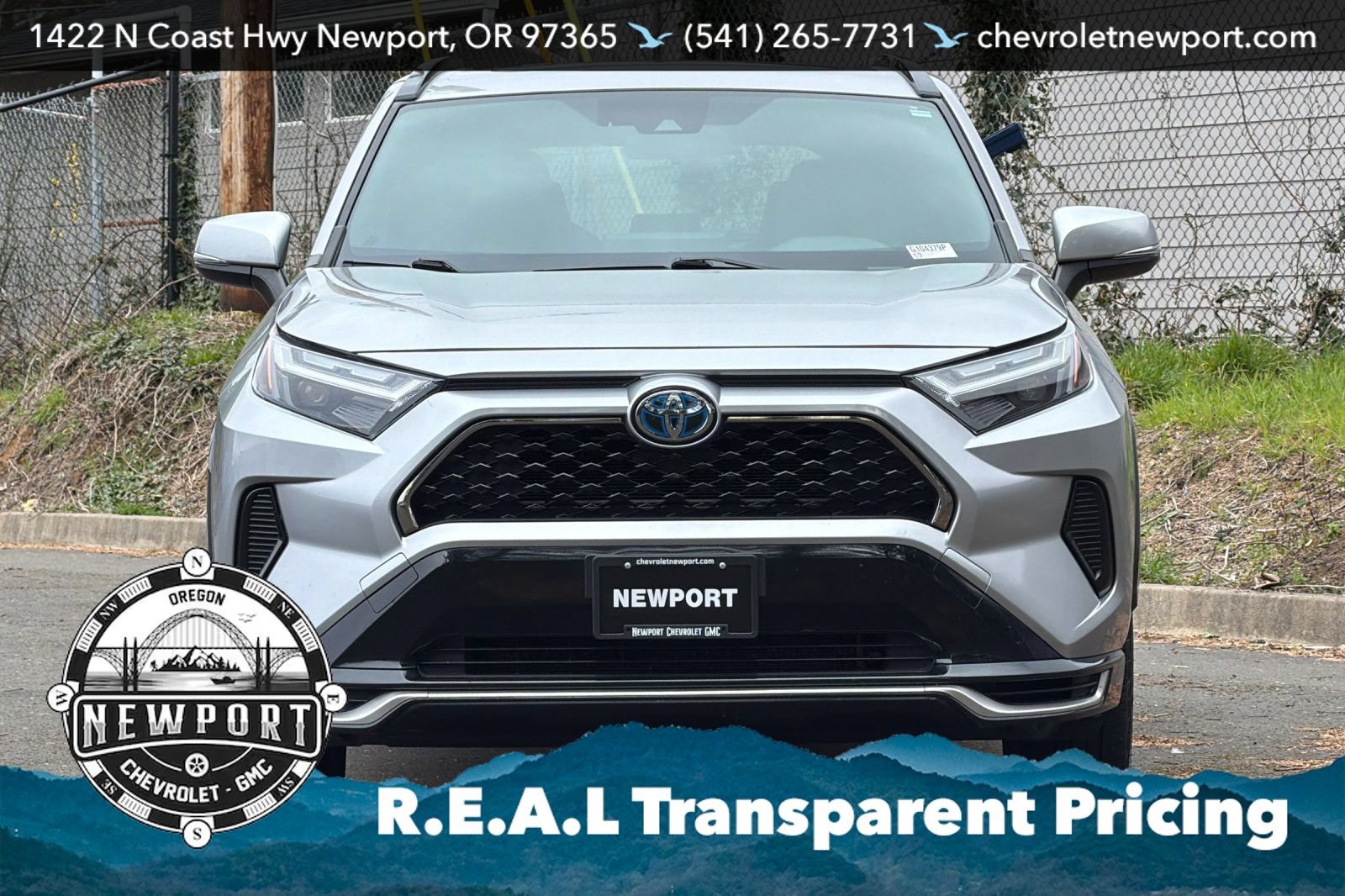 Used 2022 Toyota RAV4 SE w/ Weather & Moonroof Package AWD/4WD image 9