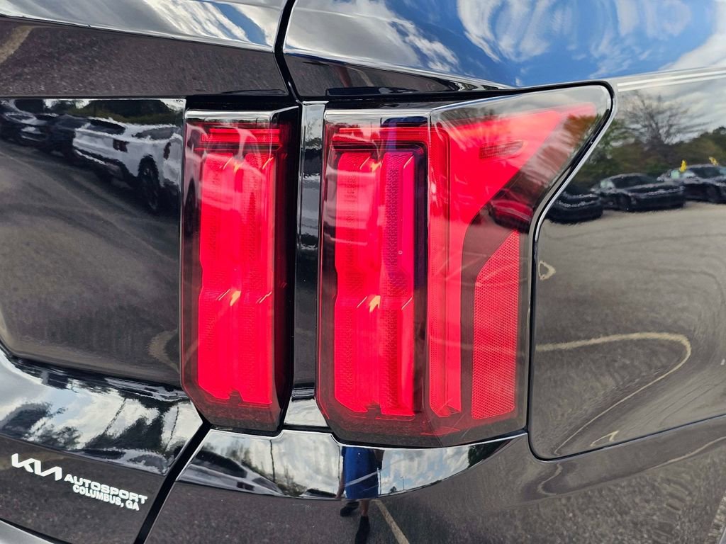 Certified 2022 Kia Sorento SX Prestige w/ Rust Color Package image 9
