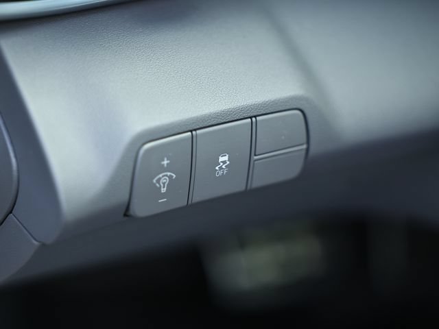 Used 2025 Hyundai Elantra Sport FWD image 18