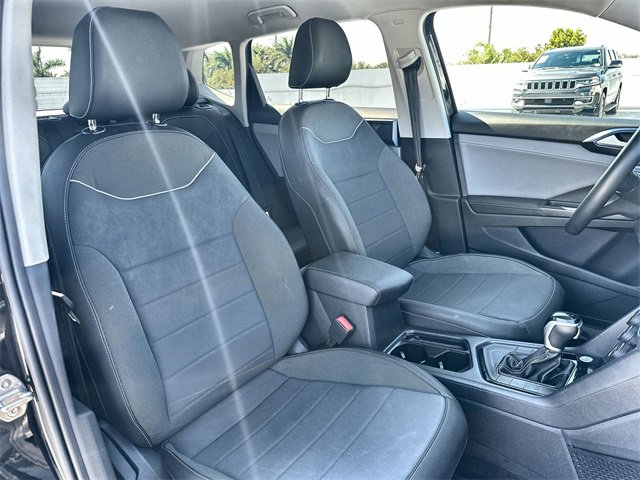 Used 2024 Volkswagen Taos SE image 28