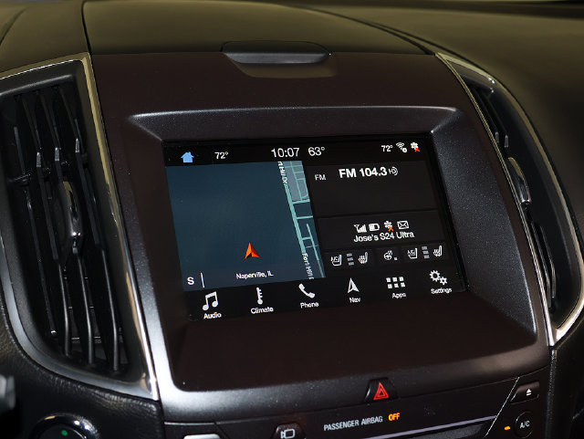 Used 2018 Ford Edge Titanium w/ Equipment Group 302A AWD/4WD image 17