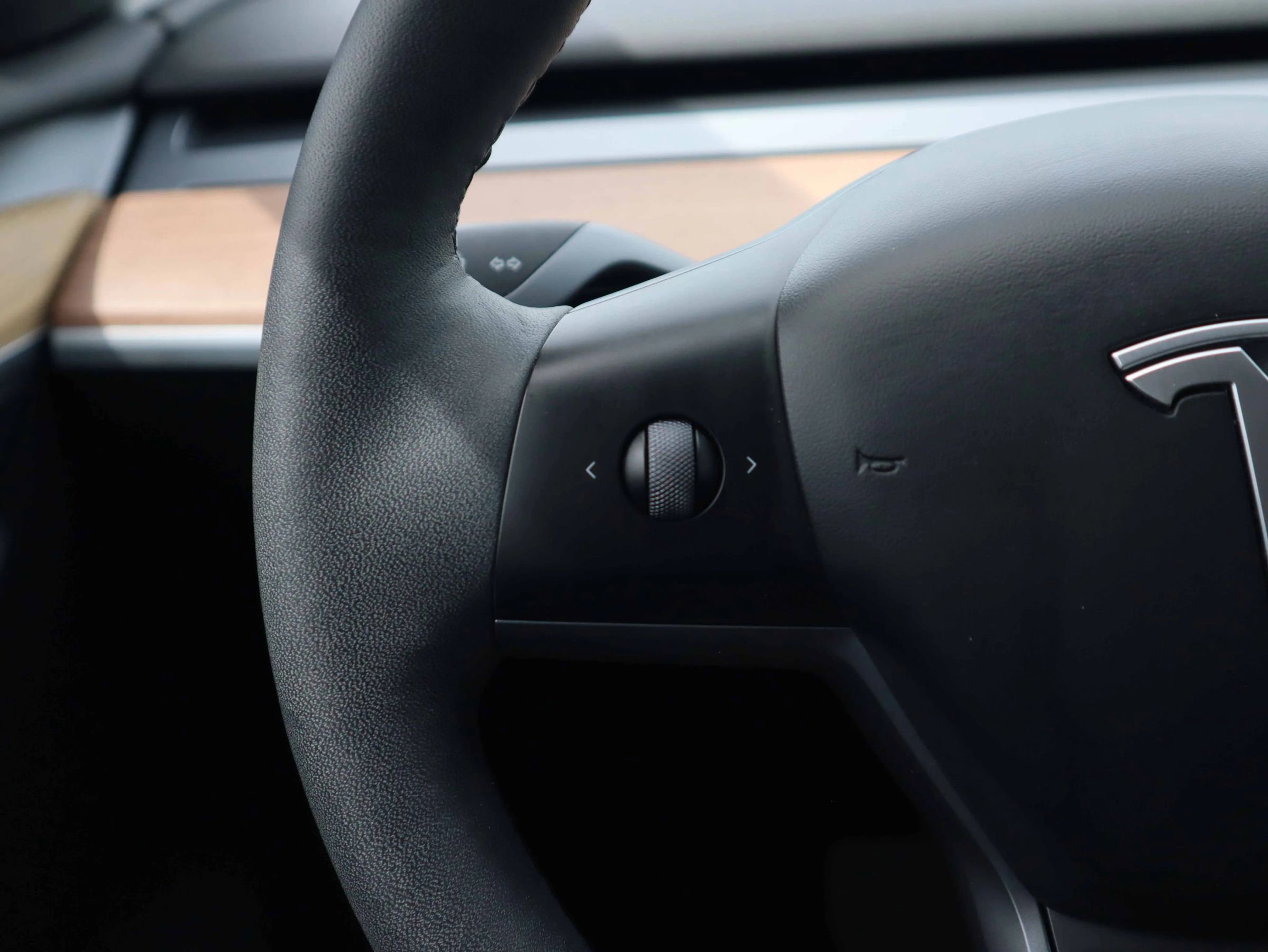 Used 2023 Tesla Model Y Long Range image 15