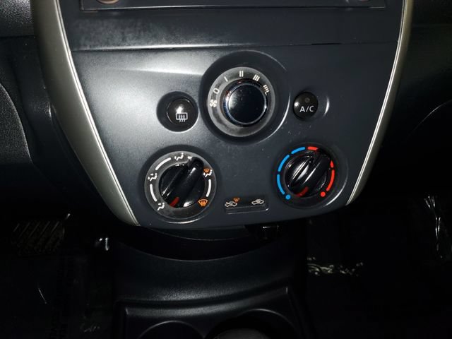 Used 2016 Nissan Versa SV w/ SV Tech Package FWD image 19