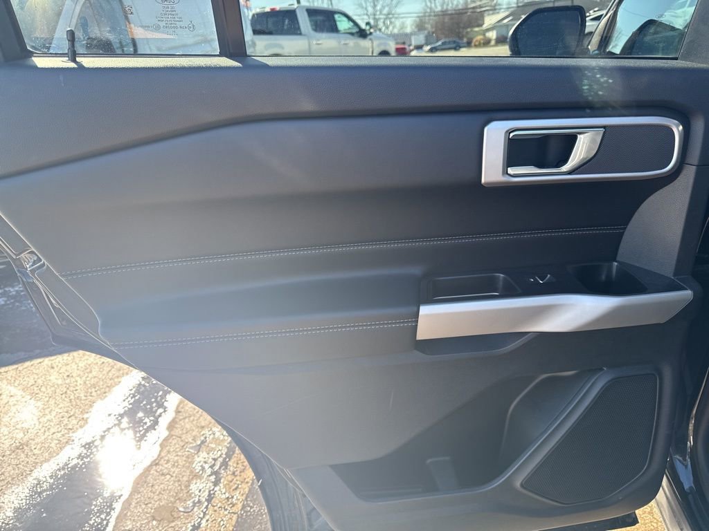 Certified 2022 Ford Explorer XLT w/ Equipment Group 202A image 28