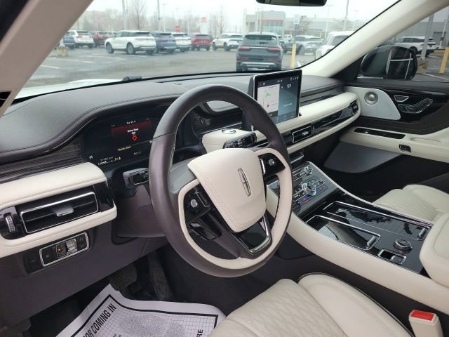 Certified 2024 Lincoln Aviator Black Label w/ Jet Package image 30