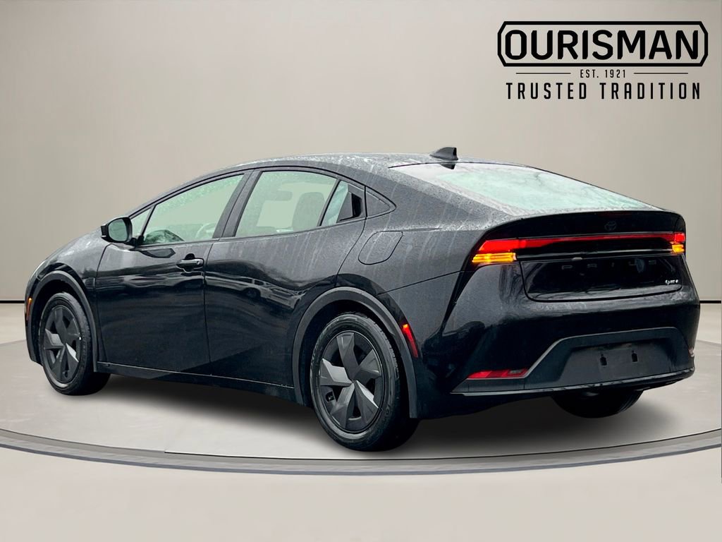 Used 2024 Toyota Prius LE image 4