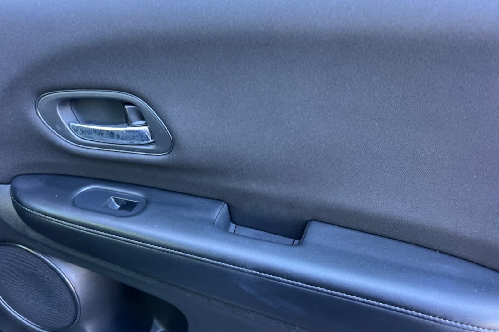Used 2018 Honda HR-V LX image 18