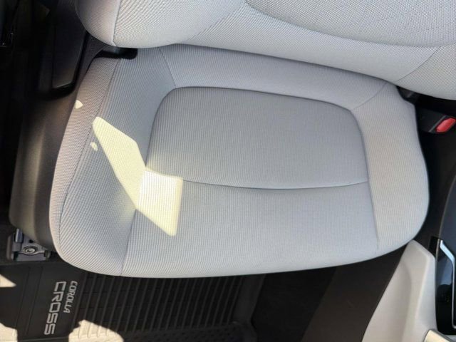 Certified 2025 Toyota Corolla Cross L image 15