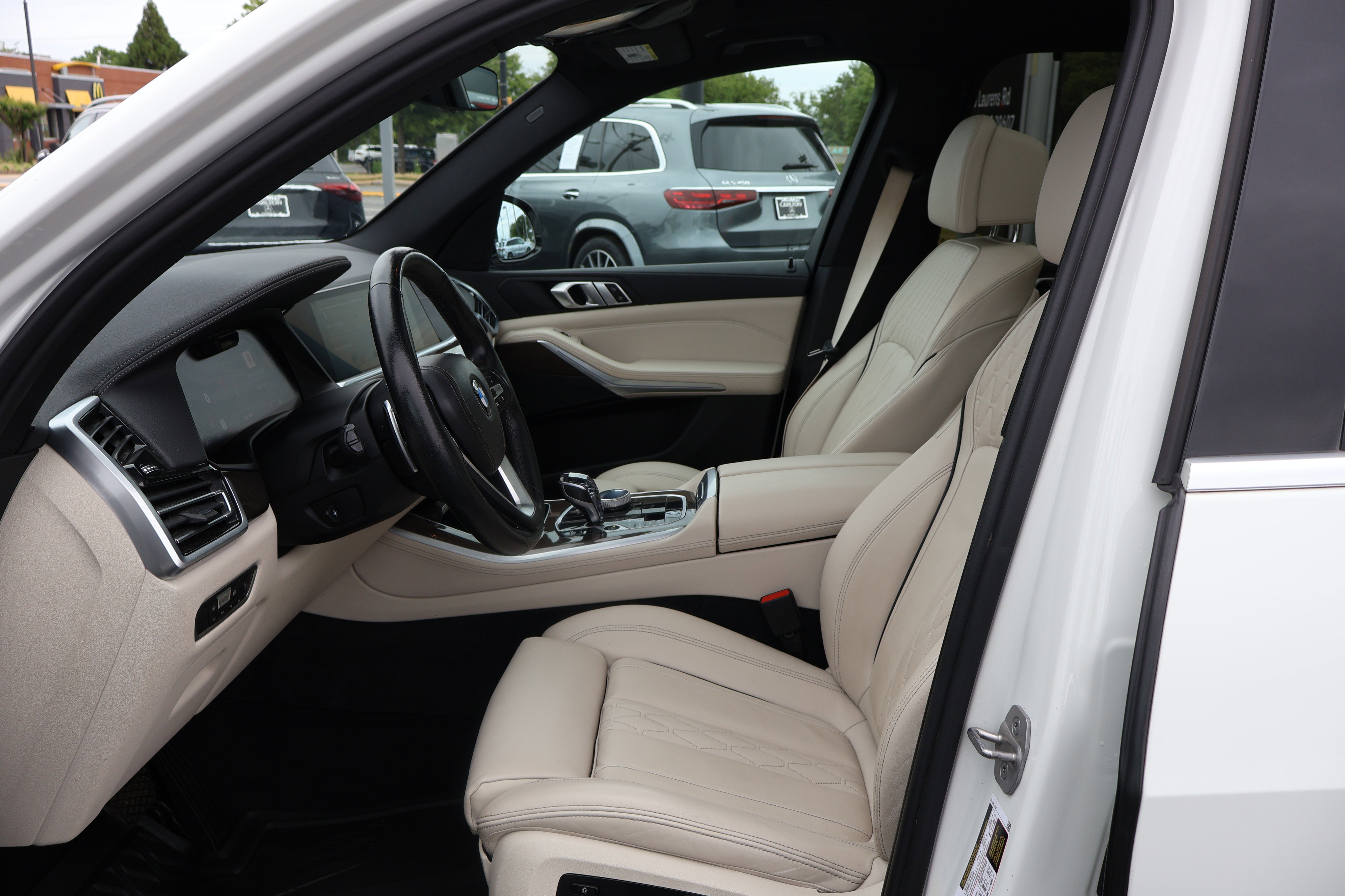 Used 2023 BMW X5 xDrive40i w/ Executive Package AWD/4WD image 10