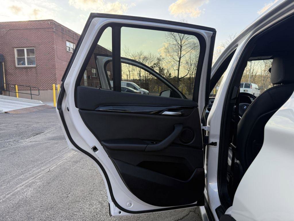 Used 2021 BMW X1 xDrive28i w/ Convenience Package AWD/4WD image 19