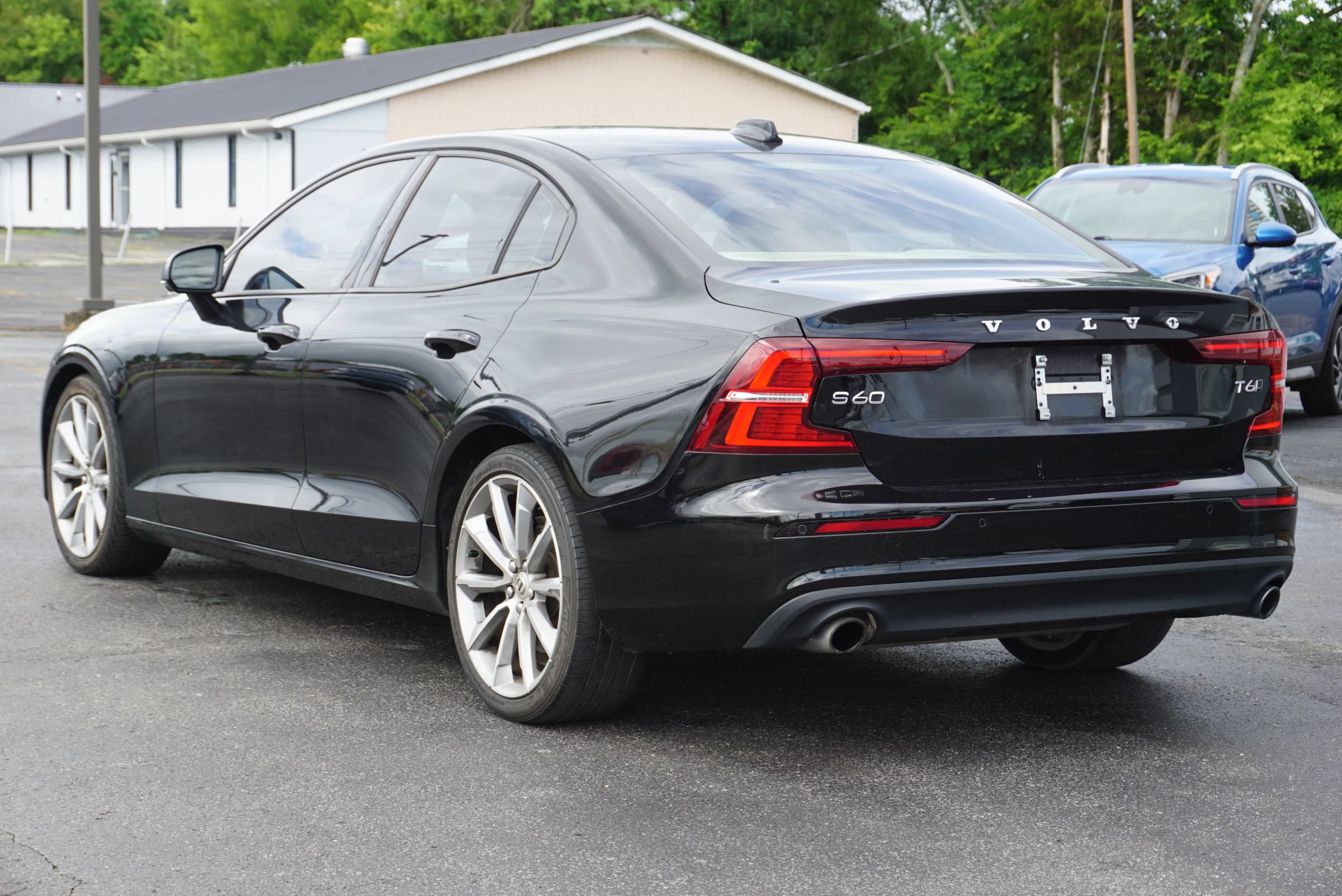Used 2020 Volvo S60 T6 Momentum w/ Premium Package AWD/4WD image 7
