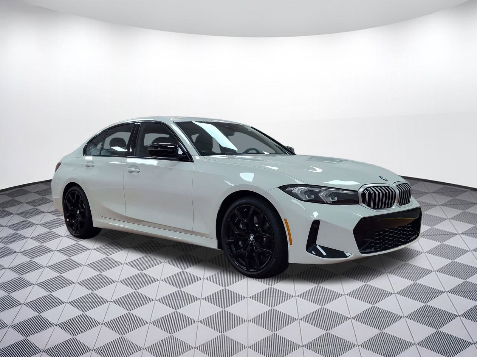 Used 2025 BMW 330i xDrive Sedan w/ M Sport Package image 7