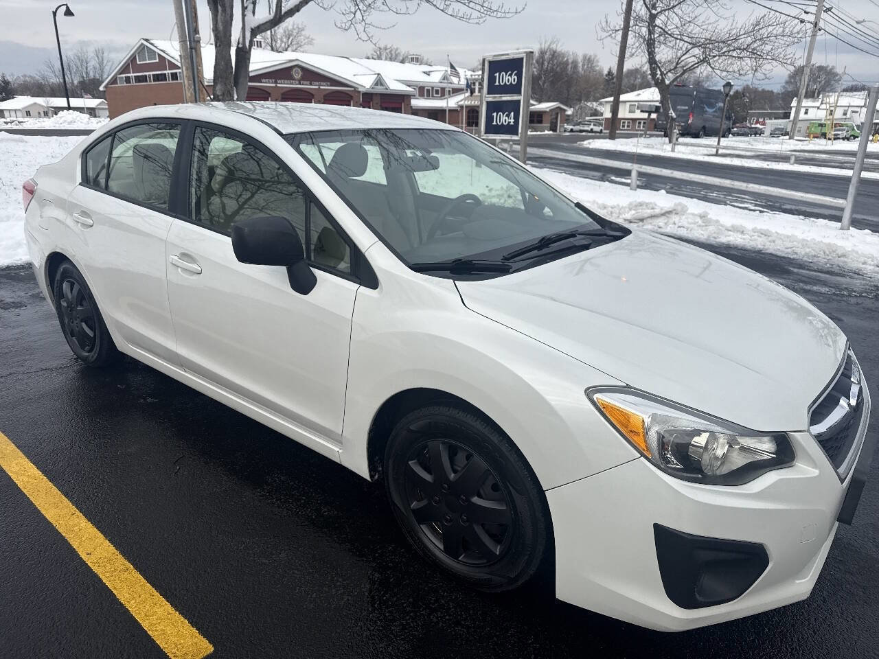 Used 2013 Subaru Impreza 2.0i image 2