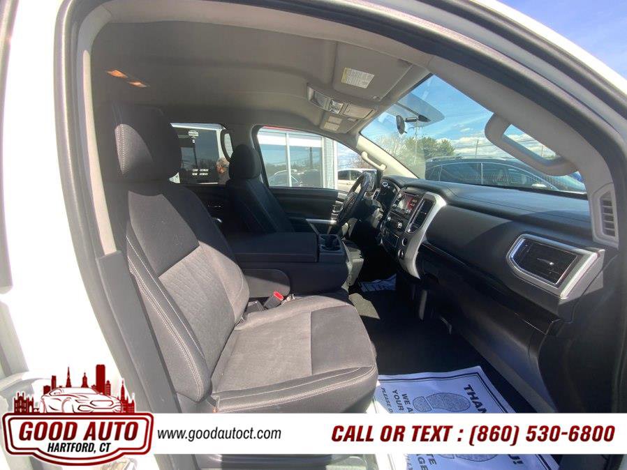 Used 2018 Nissan Titan SV AWD/4WD image 16