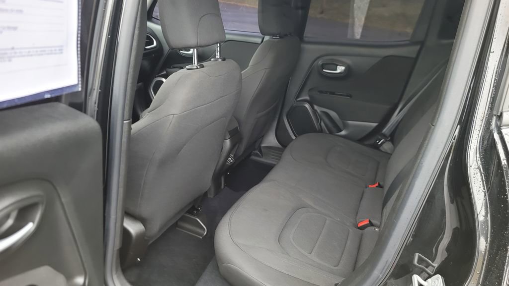 Used 2021 Jeep Renegade Latitude image 25