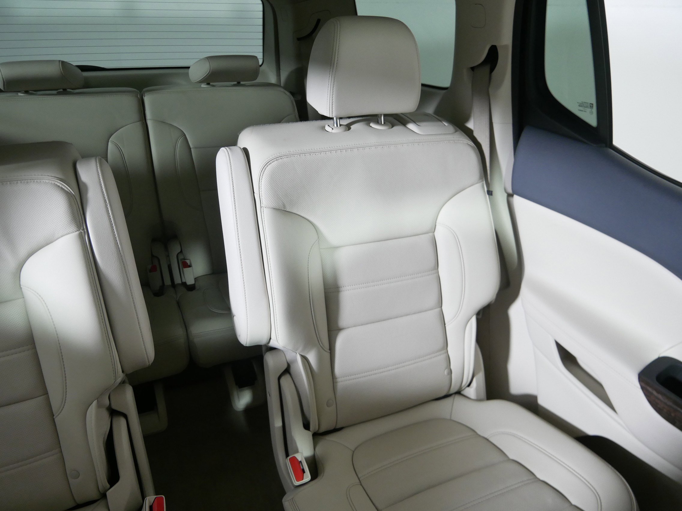 Used 2023 GMC Acadia Denali w/ Denali Ultimate Package image 14