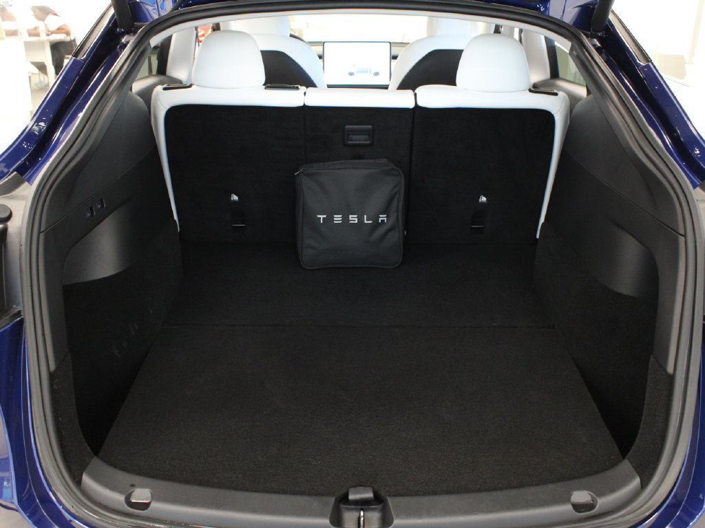 Used 2021 Tesla Model Y Long Range AWD/4WD image 30