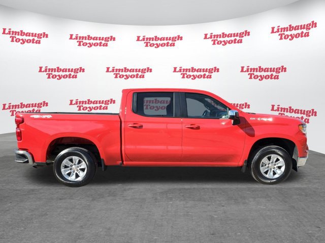 Used 2025 Chevrolet Silverado 1500 LT image 2