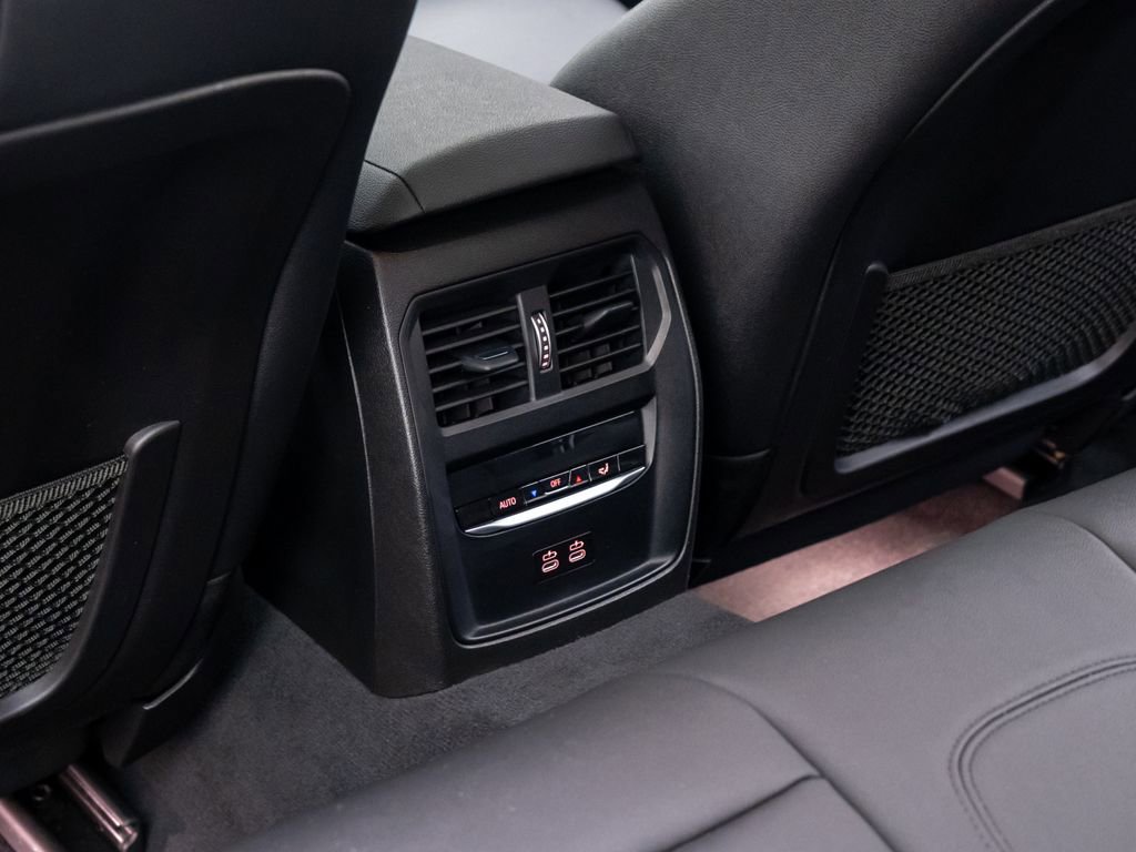 Used 2021 BMW 330i xDrive Sedan w/ M Sport Package image 16