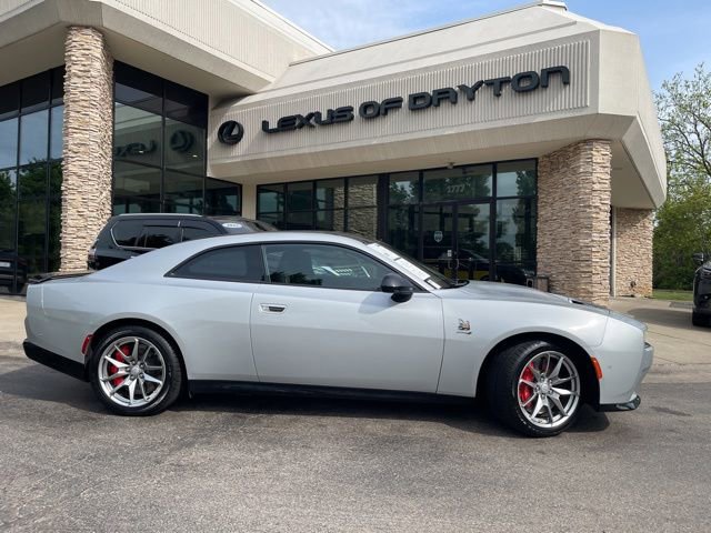 Used 2025 Dodge Charger Daytona Scat Pack w/ Track Pack AWD/4WD image 2