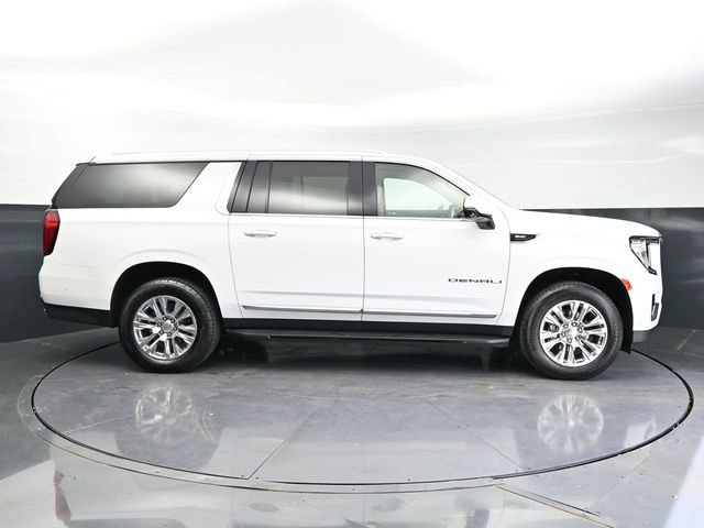 Used 2024 GMC Yukon XL Denali w/ Advanced Technology Package AWD/4WD image 4