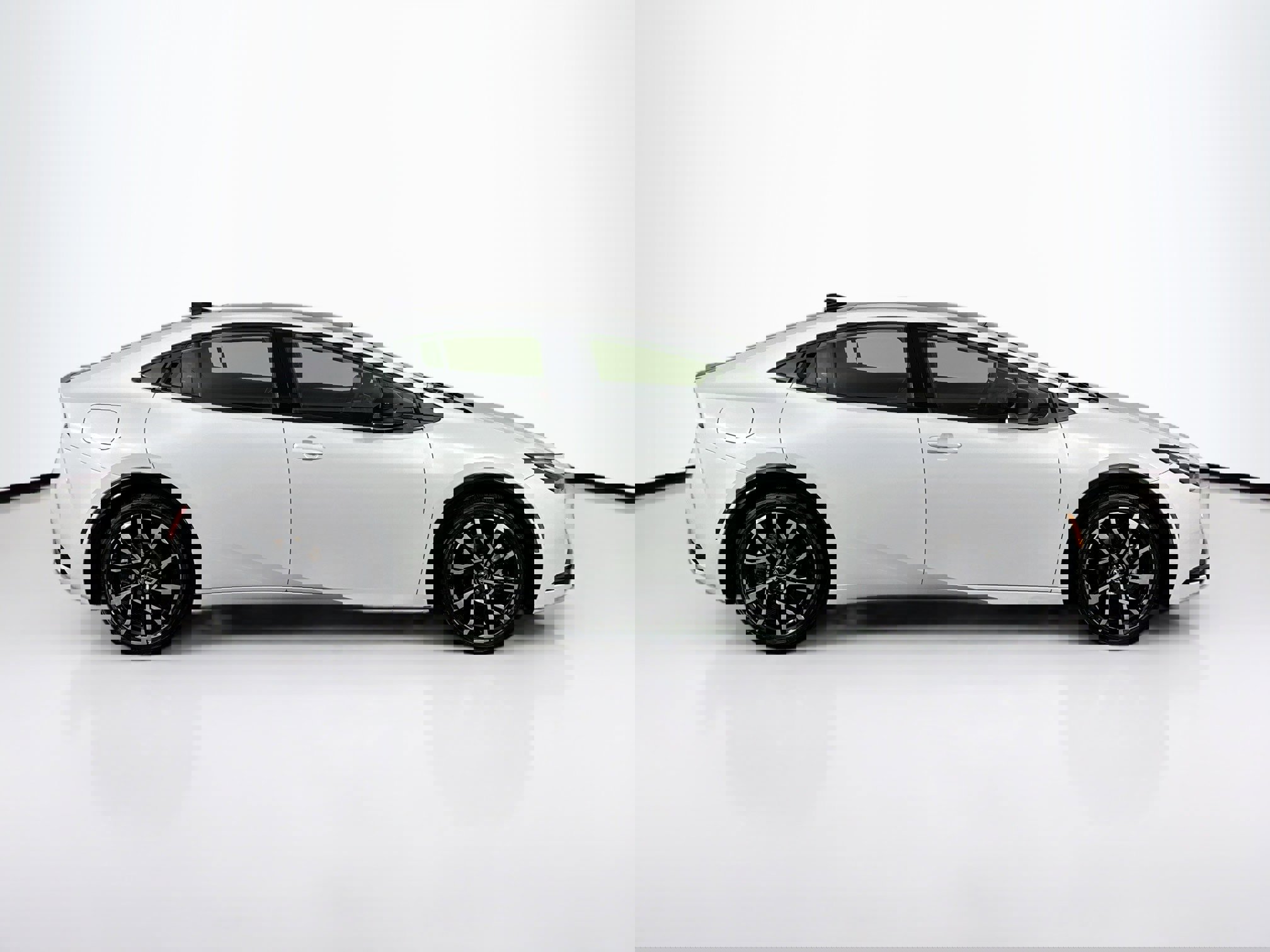 Used 2024 Toyota Prius Prime SE image 12