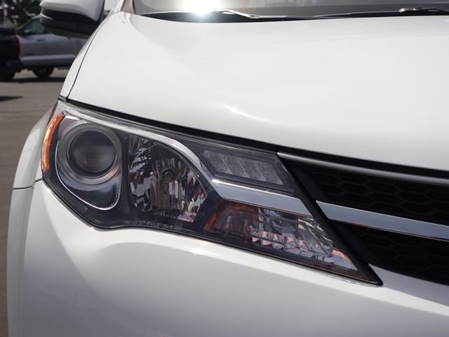 Used 2015 Toyota RAV4 XLE FWD image 6