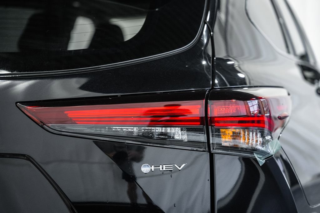 New 2026 Toyota Highlander Platinum image 6