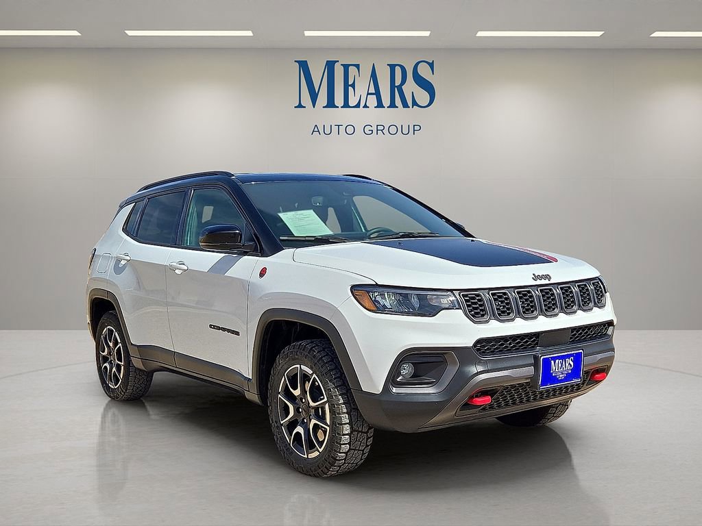 Used 2024 Jeep Compass Trailhawk image 7