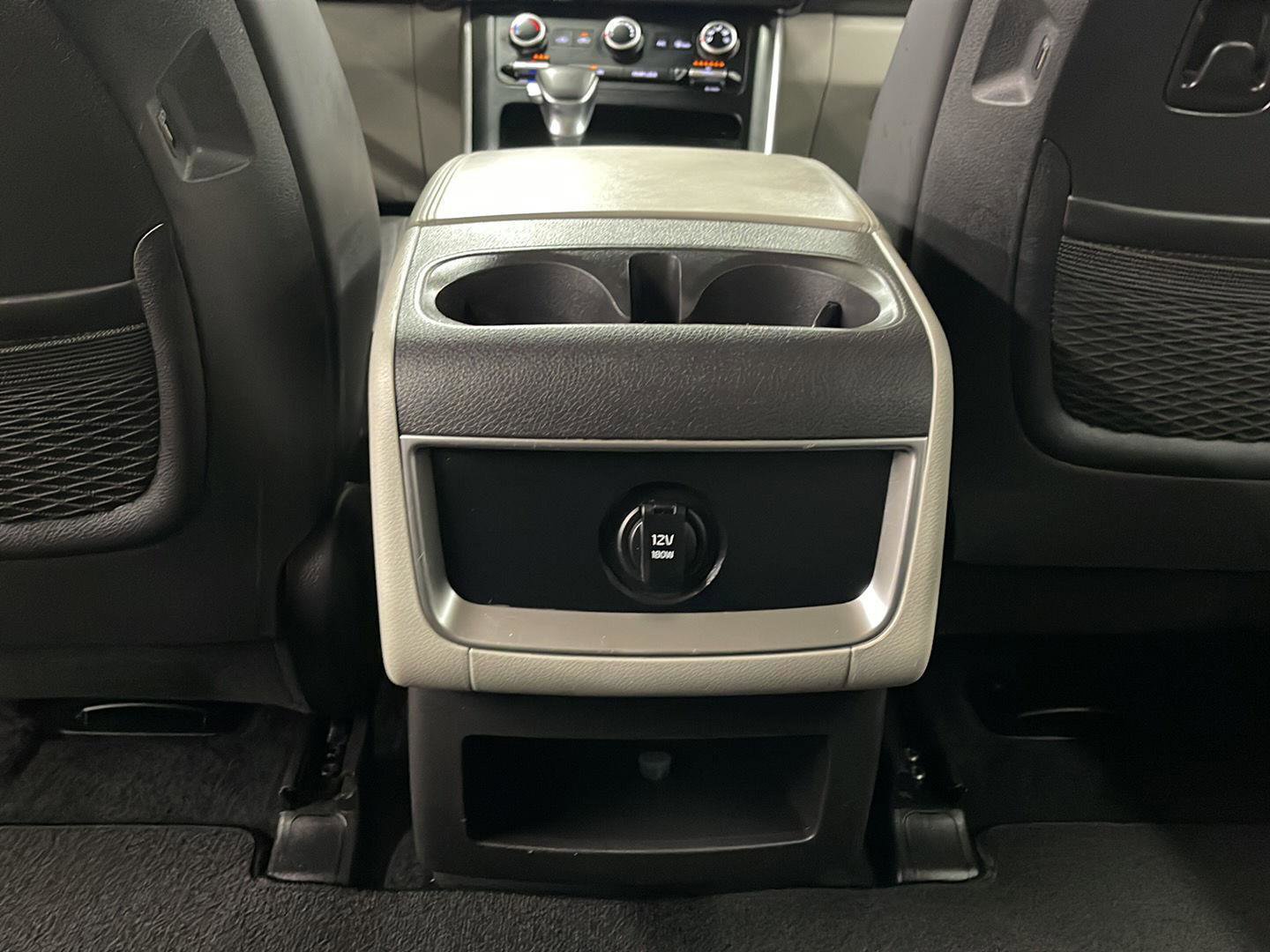 Used 2024 Kia Carnival LX FWD image 17