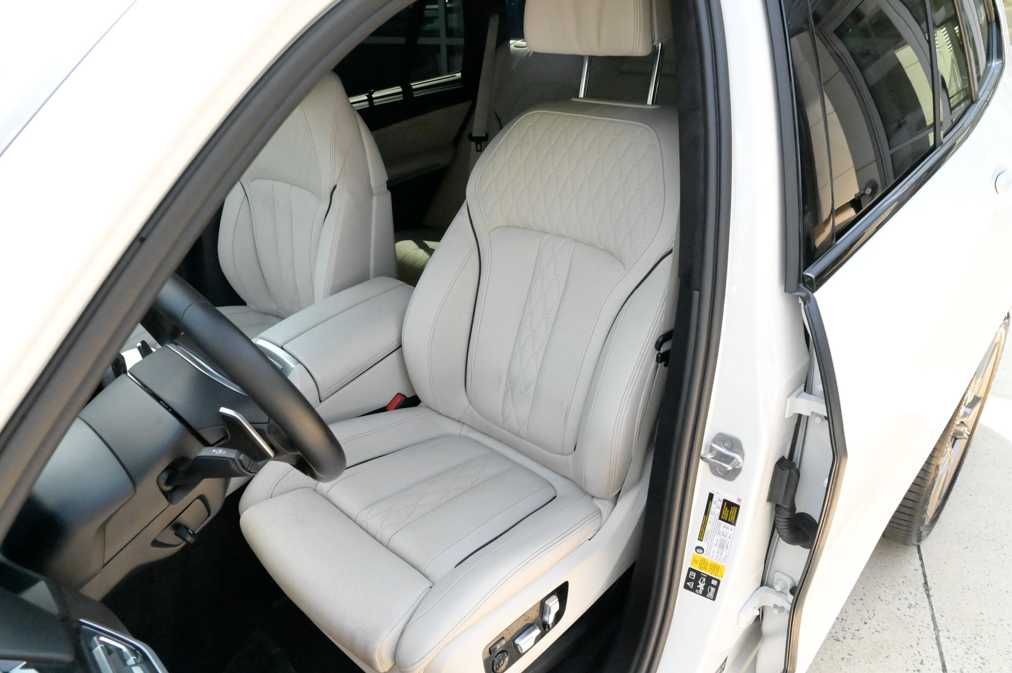 Used 2022 BMW X5 M50i w/ Executive Package AWD/4WD image 19