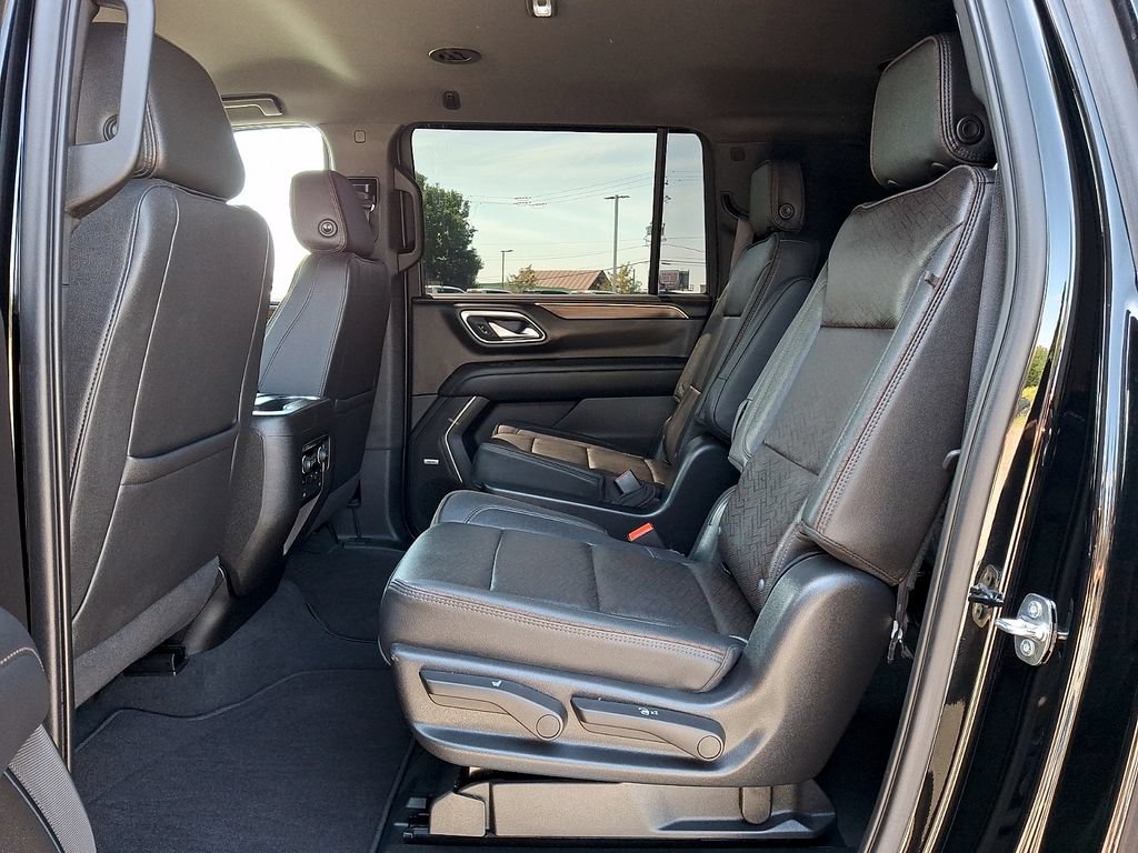 Certified 2022 Chevrolet Suburban High Country AWD/4WD image 10