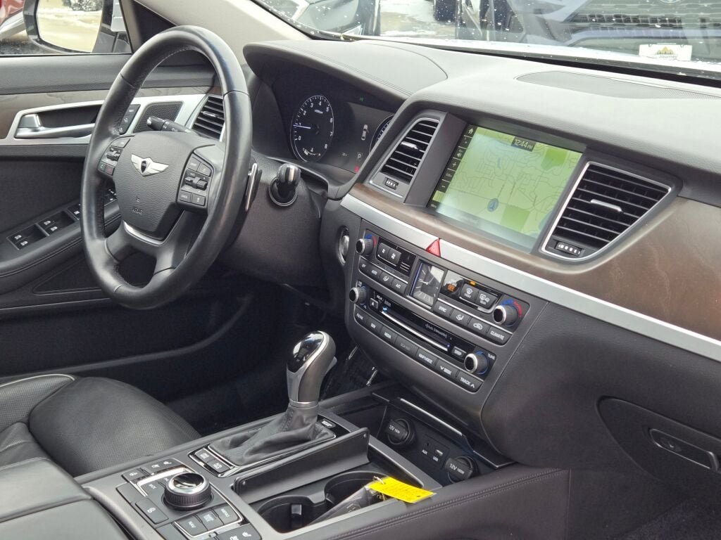 Used 2015 Hyundai Genesis 3.8 w/ Option Group 04 image 8