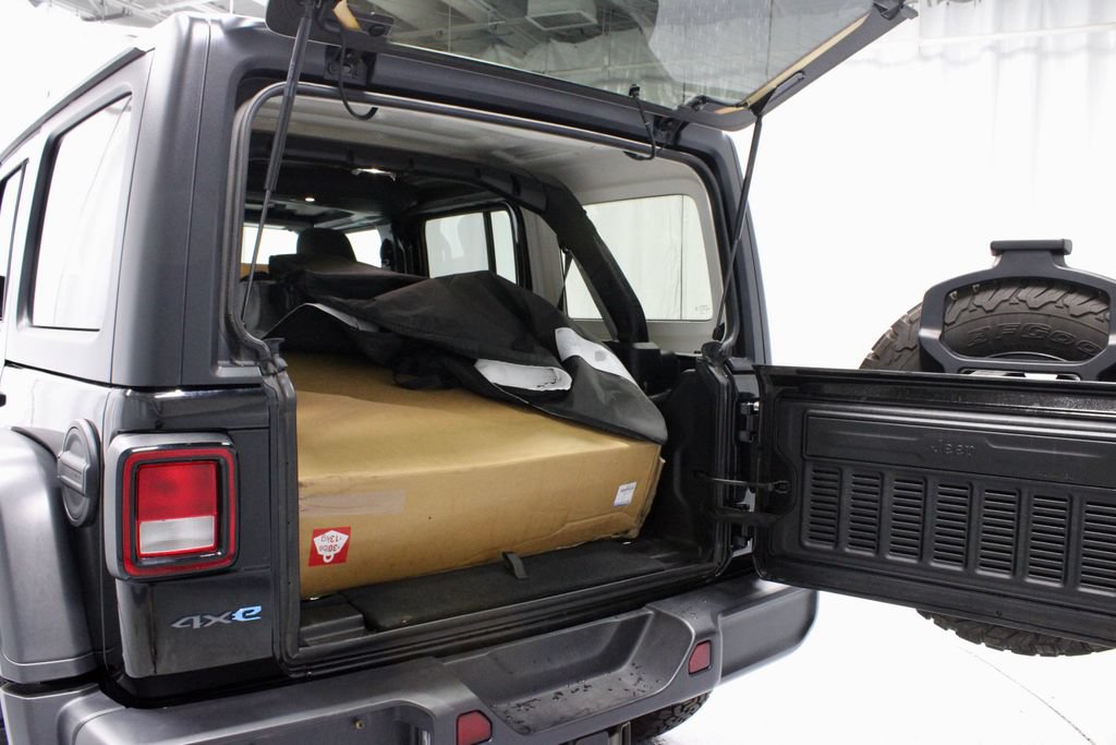 Used 2024 Jeep Wrangler Unlimited AWD/4WD image 14