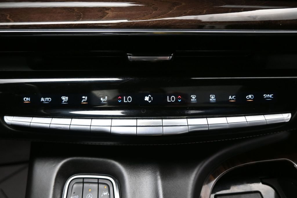 Used 2022 Cadillac Escalade ESV Sport Platinum w/ Heavy-Duty Trailer Package AWD/4WD image 22