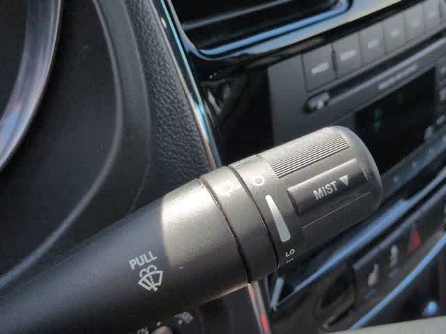 Used 2013 Chrysler 200 Limited FWD image 24