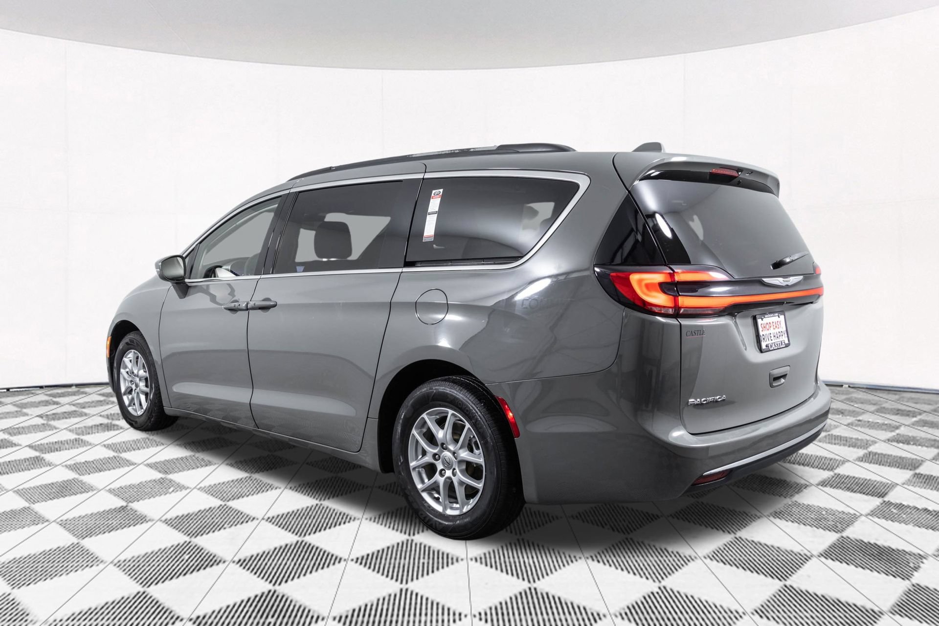 Used 2022 Chrysler Pacifica Touring-L FWD image 15
