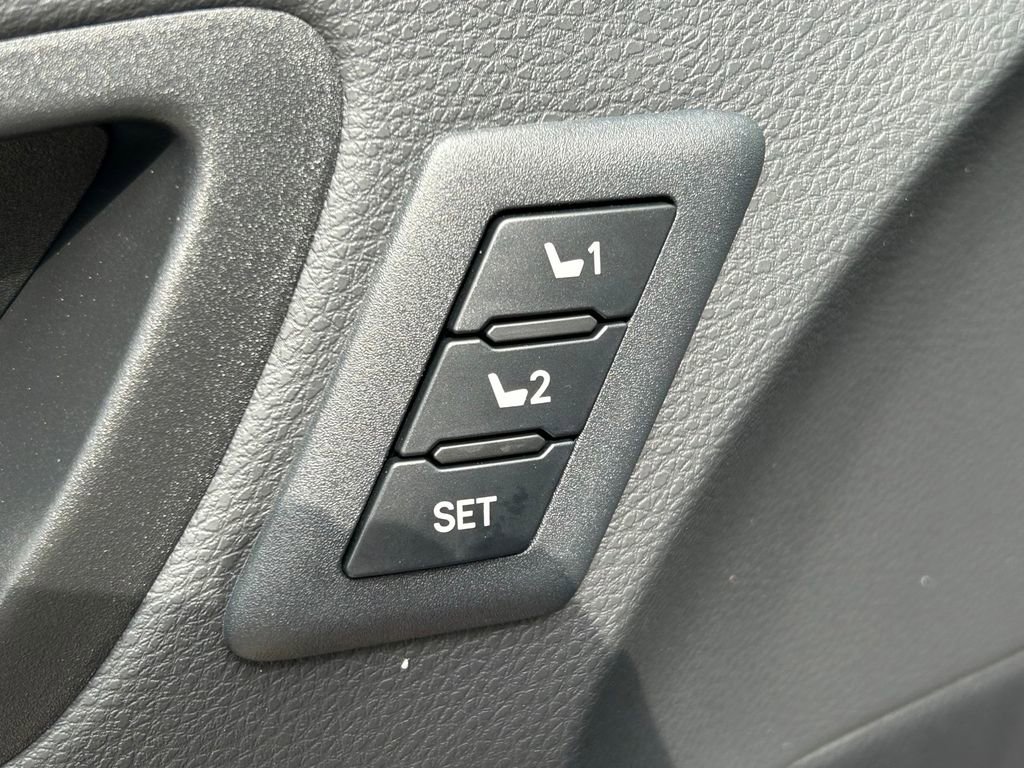 New 2026 Toyota Sienna Platinum image 31