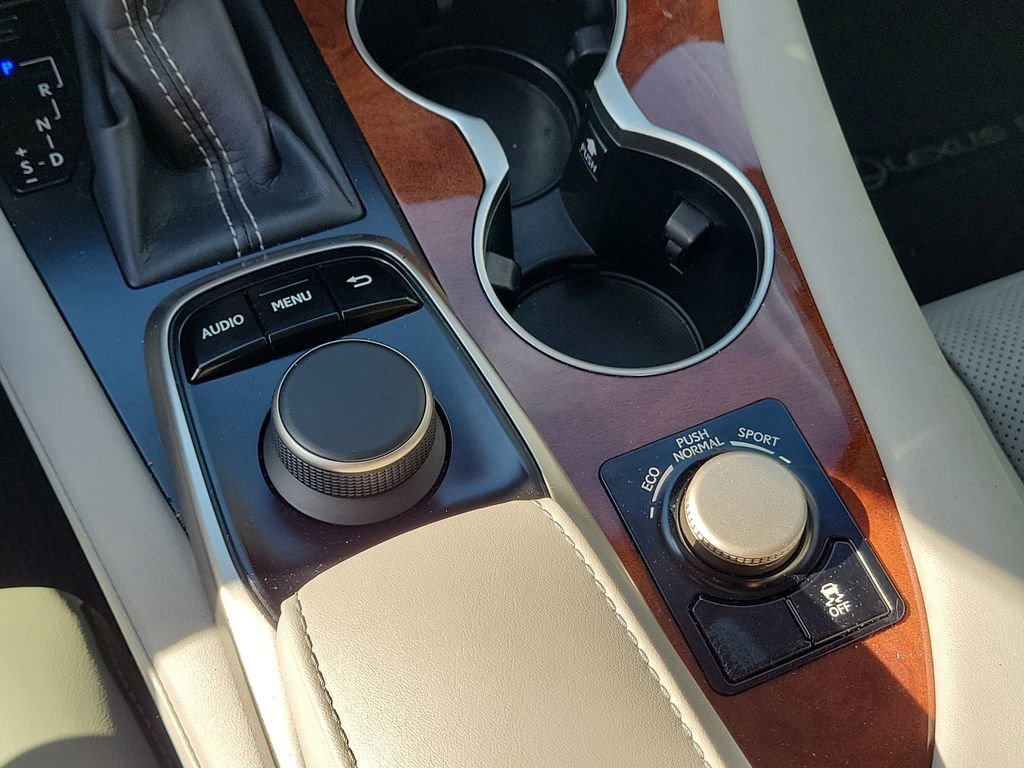 Used 2019 Lexus RX 350L 350L w/ Premium Package image 35