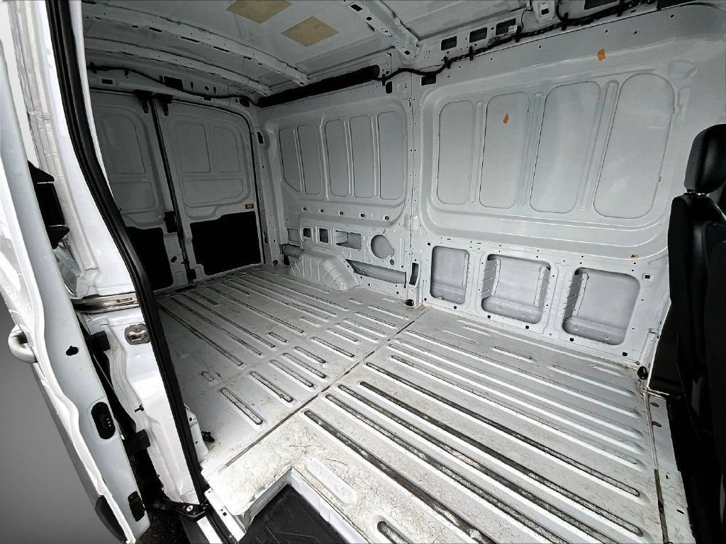 Used 2024 Ford Transit 250 148 Medium Roof Extended AWD image 27