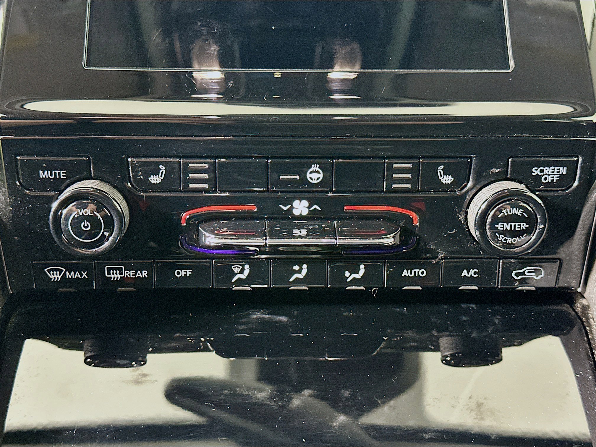 Used 2022 Jeep Grand Cherokee L Laredo w/ Luxury Tech Group I image 23