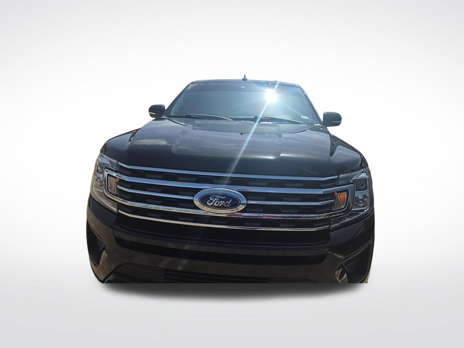 Used 2020 Ford Expedition XLT w/ Equipment Group 202A RWD image 2