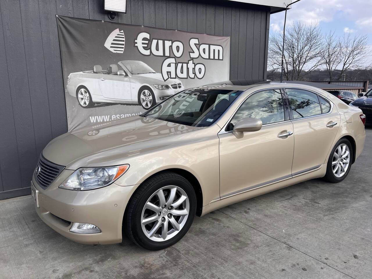 Used 2008 Lexus LS 460 RWD image 3