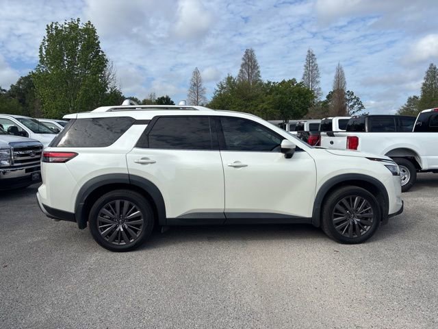 Used 2022 Nissan Pathfinder SL w/ SL Premium Package image 4