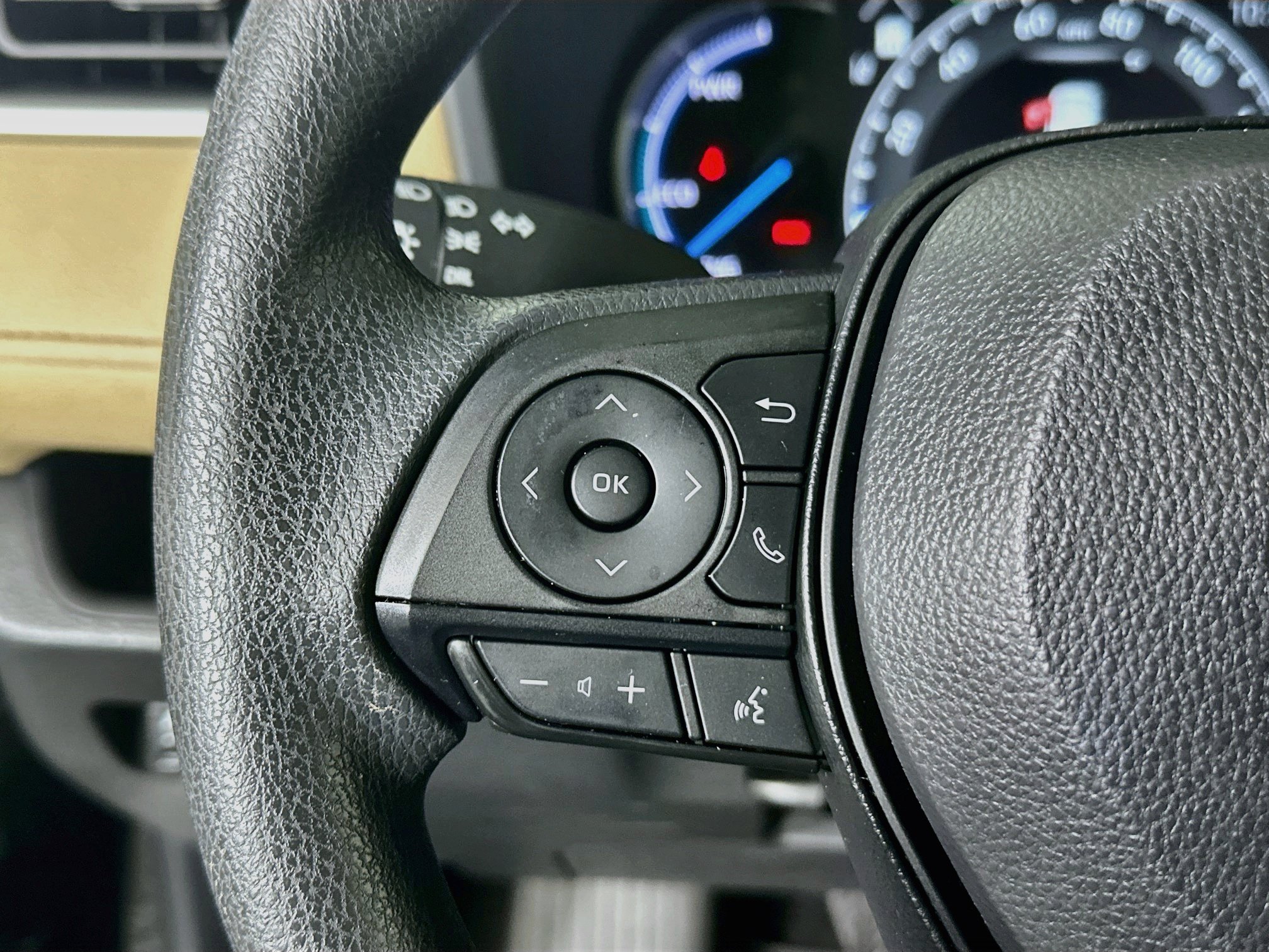 Certified 2023 Toyota RAV4 LE AWD/4WD image 16