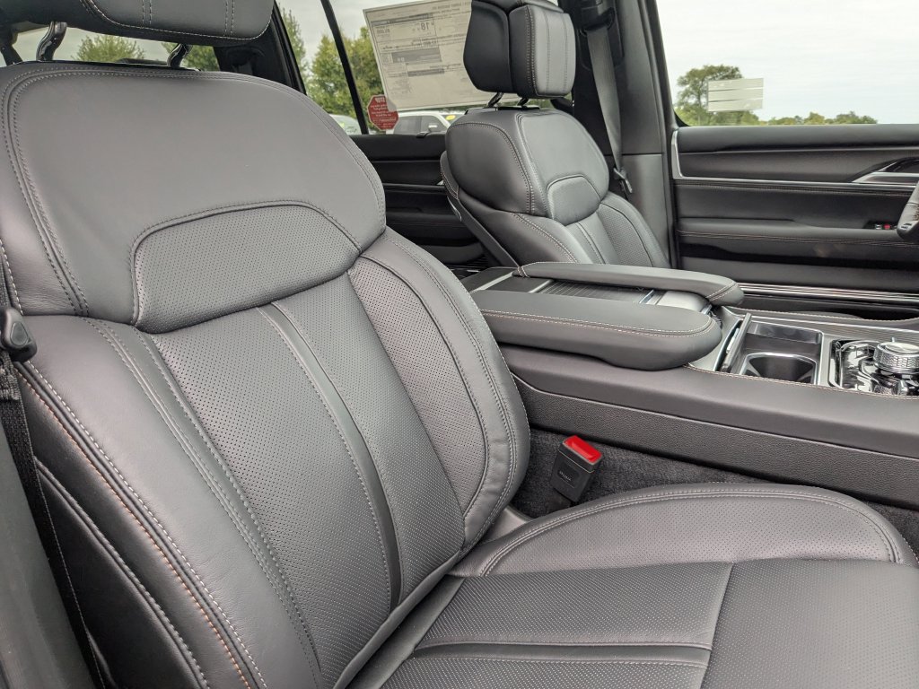 New 2027 Jeep Grand Wagoneer L Summit AWD/4WD image 9