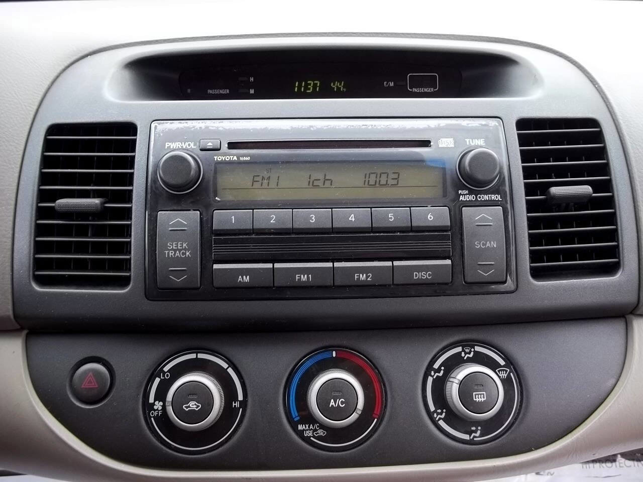 Used 2005 Toyota Camry LE image 21