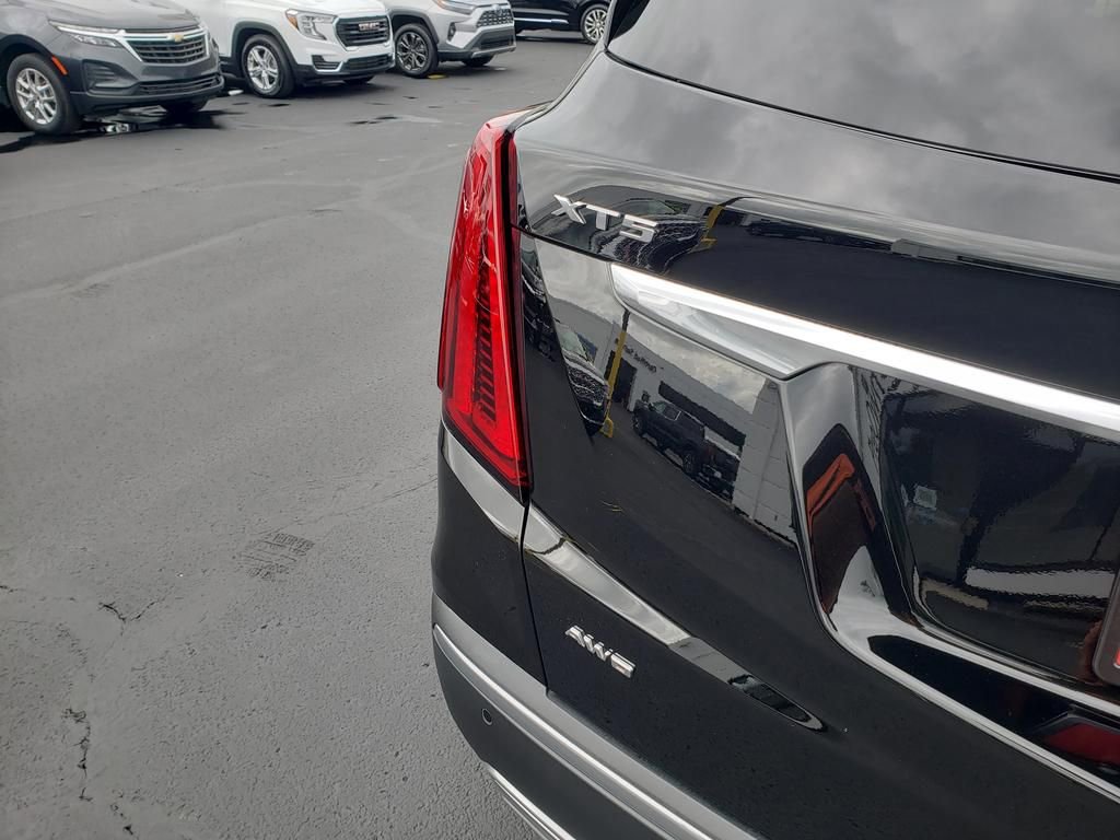 Used 2025 Cadillac XT5 Premium Luxury image 11