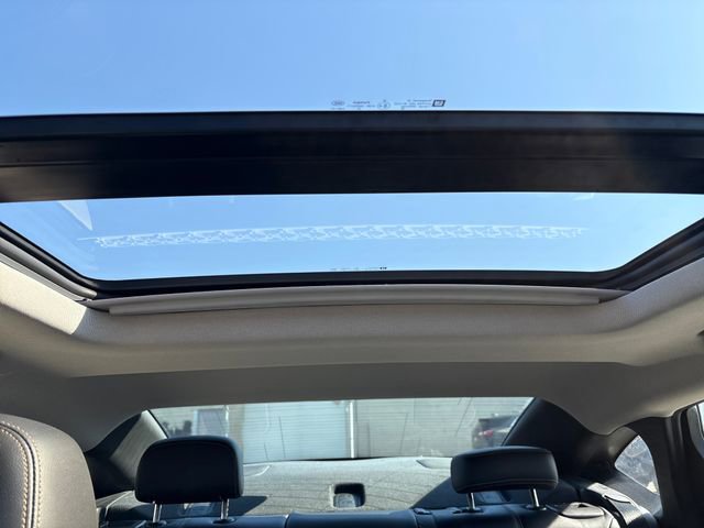 Used 2017 Chevrolet Impala LT image 17